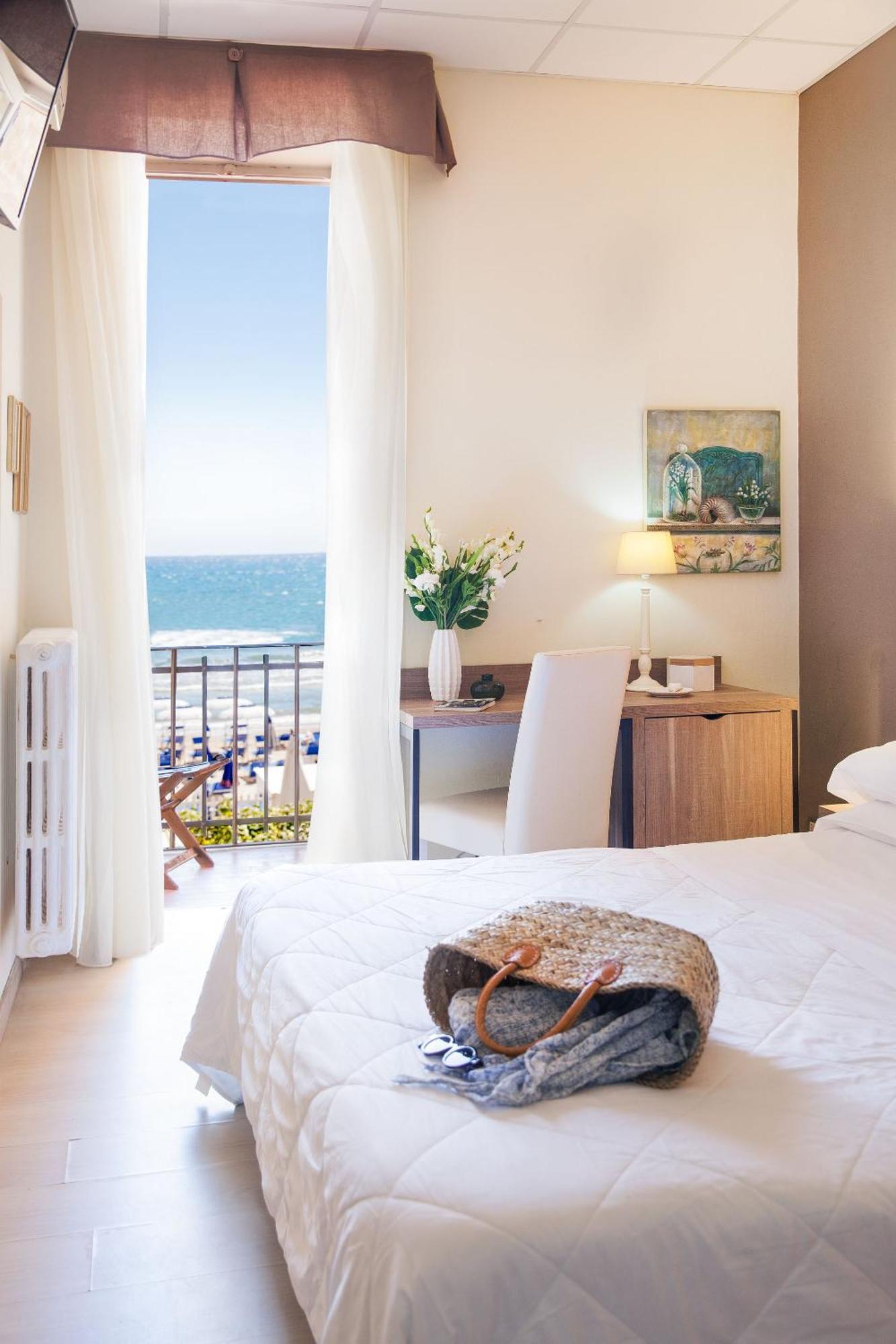 Hotel Tina Diano Marina Exterior photo